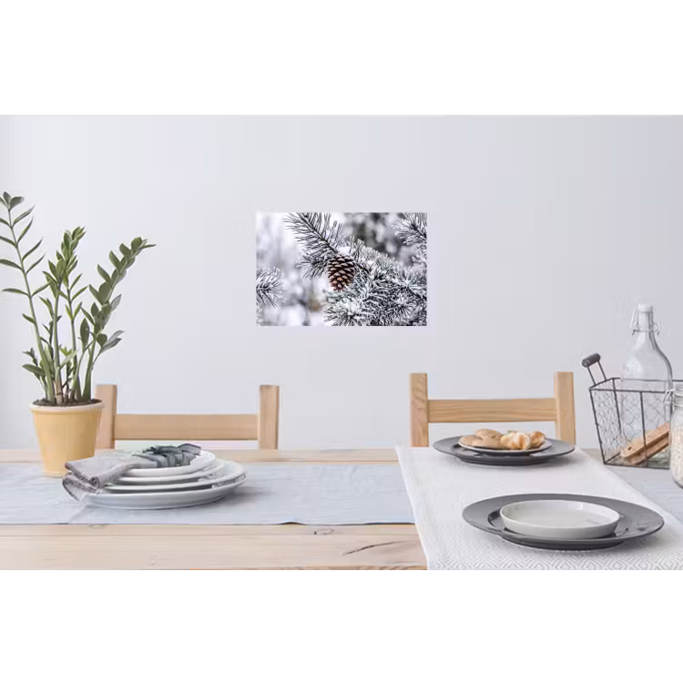 Dennenappel - Tak - Sneeuw - Winter - Sfeervol Muursticker klein -eettafel