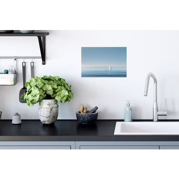 Zeilbootje - Kalme zee - Helderblauwe hemel Muursticker klein -keuken