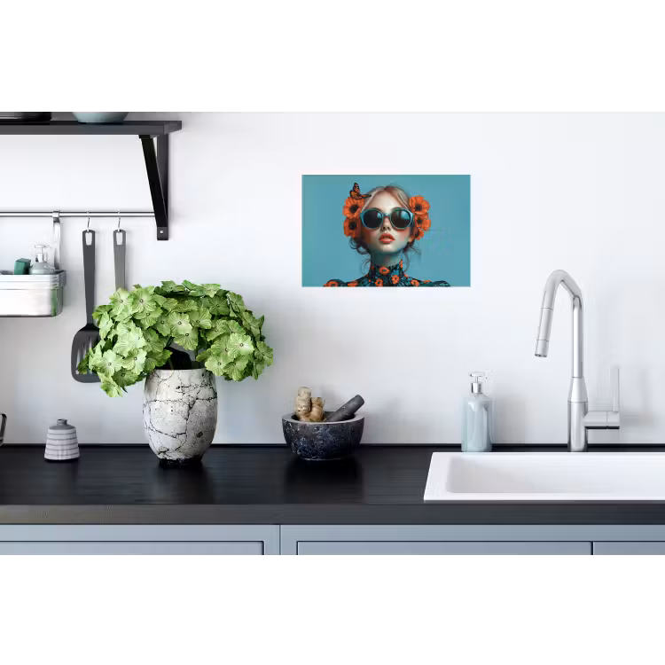 Vrouw - Blauw - Vlinder - Bloemen - Aesthetic Muursticker klein -keuken