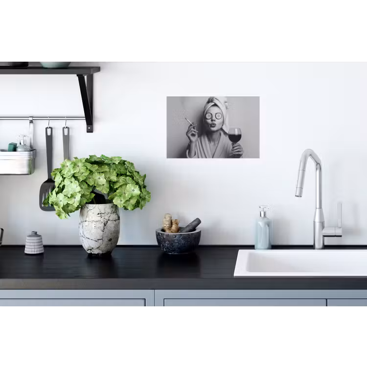Vrouw - Masker - Wijn - Sigaret Muursticker klein -keuken