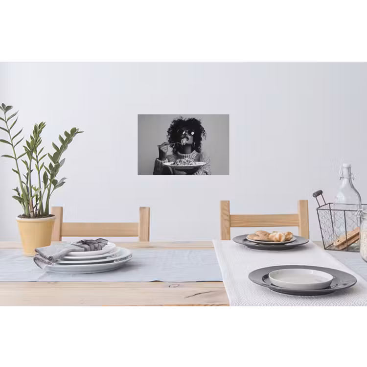 Vrouw - Pasta - Zwart - Wit Muursticker klein -eettafel