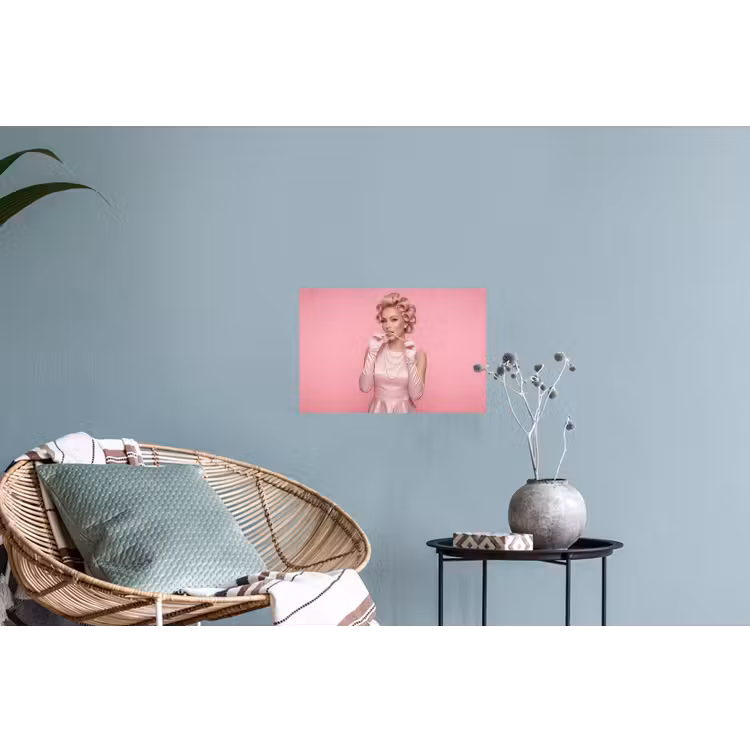 Vrouw - Roze - Parelketting - Krulspelden Muursticker klein -plant