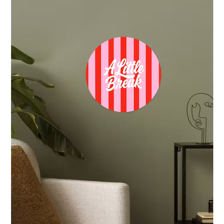 A Little Break - Strepen - Rood - Roze Wandcirkel behangsticker klein -sfeer2
