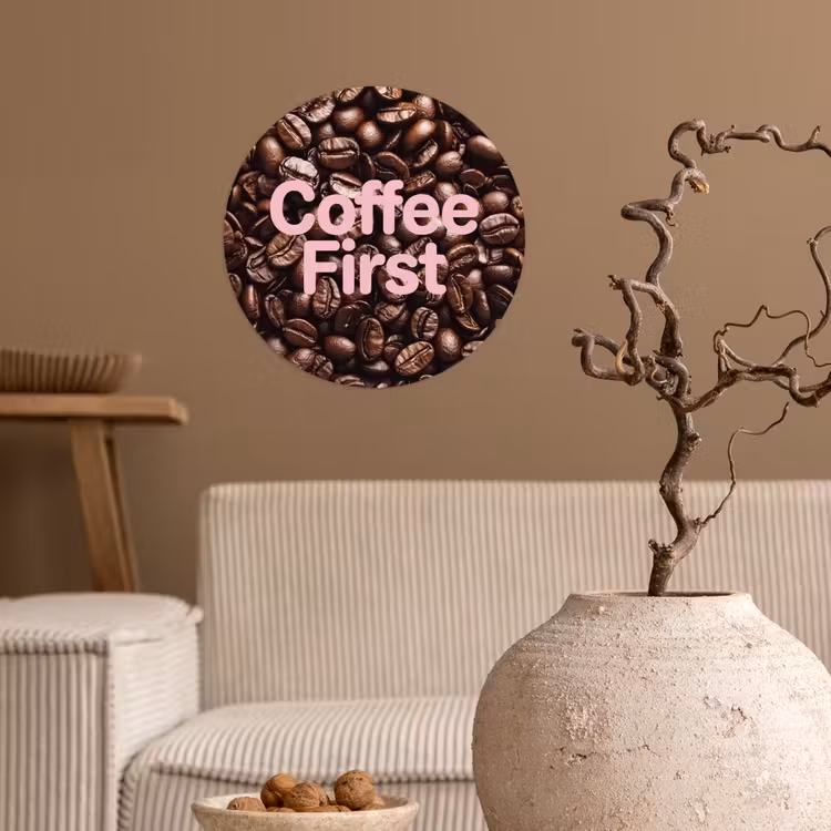 Coffee First - Koffiebonen - Roze Wandcirkel behangsticker klein -sfeer1