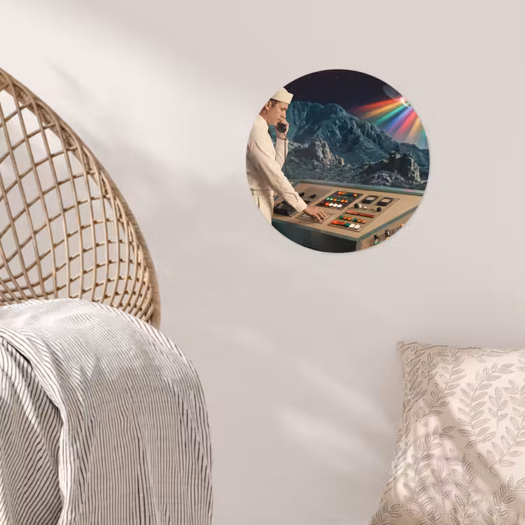 Wallpaper Circle - Man - Control Room - Beach - Man - Controlekamer - Strand Wandcirkel behangsticker klein