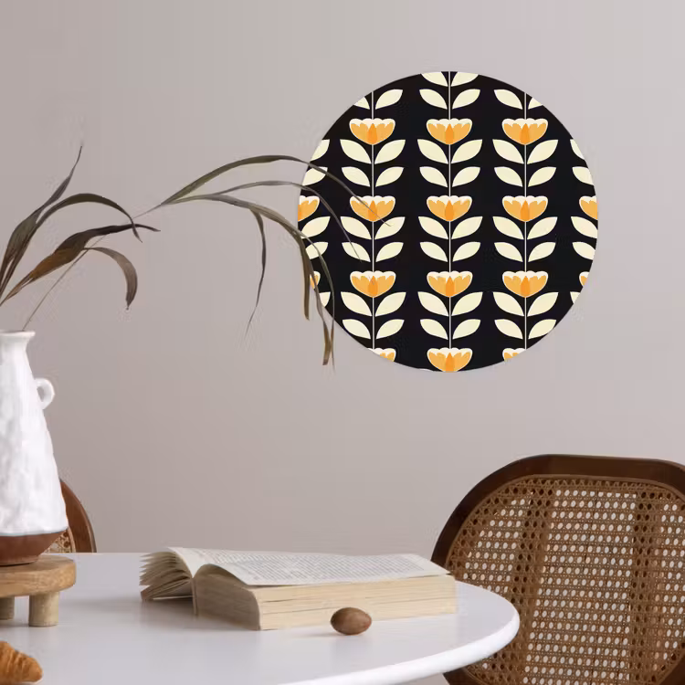 Retro - Bloem - Zwart - Okergeel Wandcirkel behangsticker klein 186 -sfeer3