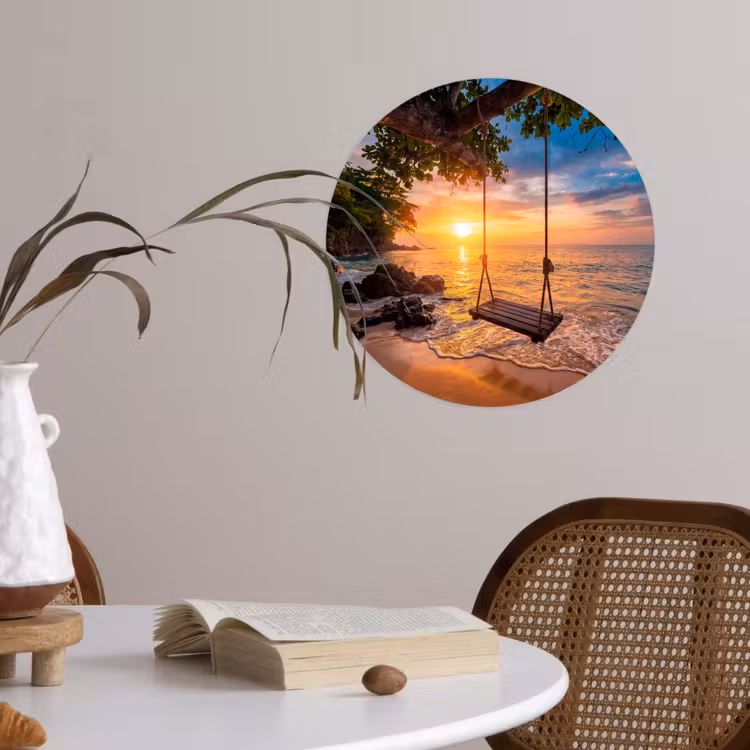 Schommel - Strand - Zonsondergang - Natuur - Oranje Wandcirkel behangsticker klein -sfeer3