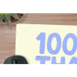100% that bitch - Blauw - Wit muismat rubber klein -closeup