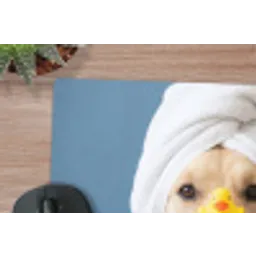 Hond - Badeend - Geel muismat rubber klein -closeup