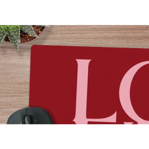 Love - Rood - Hatjes muismat rubber klein -closeup