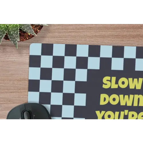 Patroon - Geblok - Blauw - Slow down you're doing fine muismat rubber klein -closeup