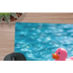 Badeend - Dobberend - Roze muismat rubber klein -closeup