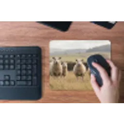 Schapen - Weidenlandschap - Heuvels muismat rubber klein -toetsenbord