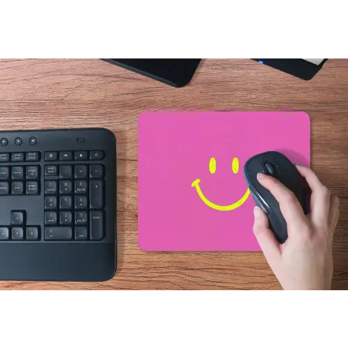 Smiley - Vrolijk - Roze muismat rubber klein -toetsenbord