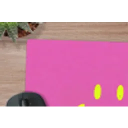 Smiley - Vrolijk - Roze muismat rubber klein -closeup