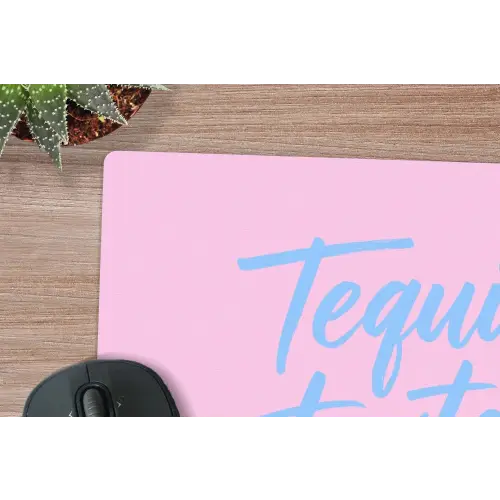 Tequila texted you - Roze - Blauw muismat rubber klein -closeup