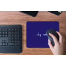 Why not - Blauw - Handgeschreven muismat rubber klein -toetsenbord