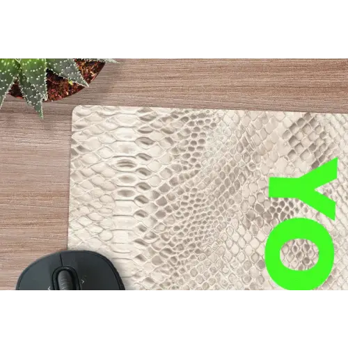 YOLO - Groen - Neon - Slangenprnt muismat rubber klein -closeup