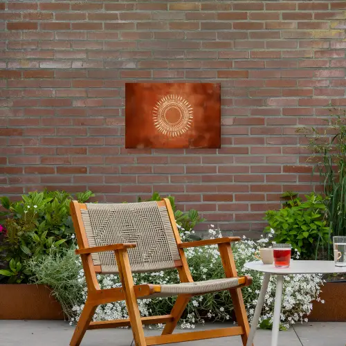 Abstract - Lijnen - Zonnestralen - Roodbruin Tuinposter op houten frame 2 cm dik klein -sfeer3