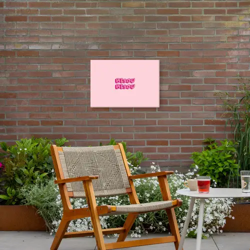 Bisou - Roze - Schaduw Tuinposter op houten frame 2 cm dik klein -sfeer3