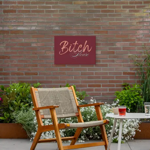 Bitch please - Rood - Blauw Tuinposter op houten frame 2 cm dik klein -sfeer3
