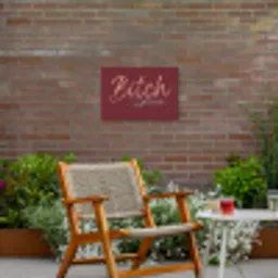 Bitch please - Rood - Blauw Tuinposter op houten frame 2 cm dik klein -sfeer3