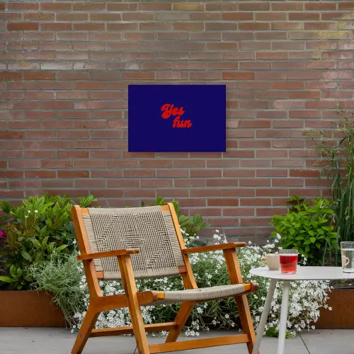 Blauw - Rood - Yes fun - 3D Tuinposter op houten frame 2 cm dik klein -sfeer3