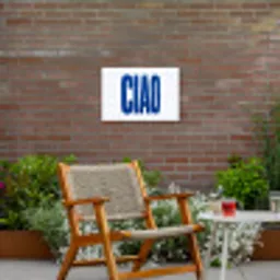 Ciao - Blauw - Stippen Tuinposter op houten frame 2 cm dik klein -sfeer3