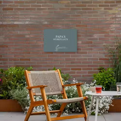 Papa's Werkplaats Tuinposter op houten frame 2 cm dik klein -sfeer3