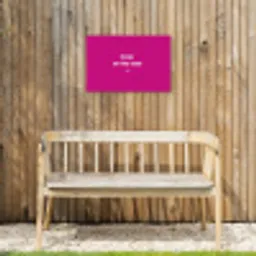 Focus - Smiley - Roze Tuinposter op houten frame 2 cm dik klein -sfeer4
