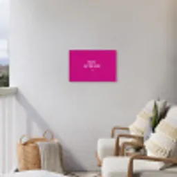 Focus - Smiley - Roze Tuinposter op houten frame 2 cm dik klein -sfeer1