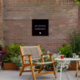 Grote avonturen beginnen klein - Spreuken - Quotes Tuinposter op houten frame 2 cm dik klein -sfeer3
