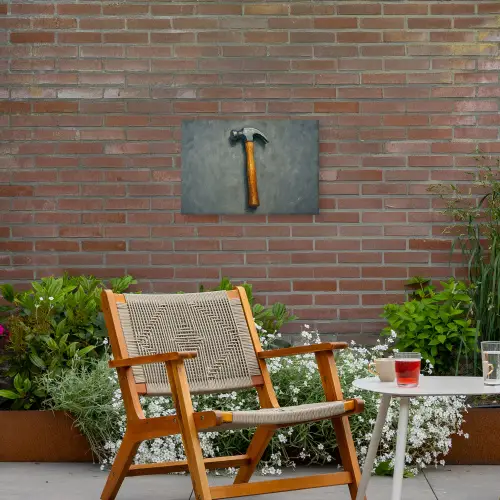 Hamer - Schilderij - Gereedschap Tuinposter op houten frame 2 cm dik klein -sfeer3