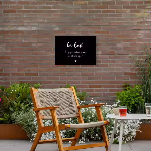 Geluk definitie - Quotes - Geluk is genieten van wat er is - Woordenboek - Tekst Tuinposter op houten frame 2 cm dik klein -sfeer3