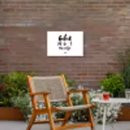 Geluk zit in 't zonnetje - Tekst - Zomer - Quotes Tuinposter op houten frame 2 cm dik klein -sfeer3