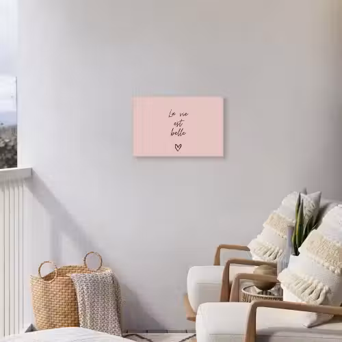 La vie est belle met Hart Tuinposter op houten frame 2 cm dik klein -sfeer1