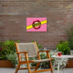 Lippen - Tekst - Kleurrijk Tuinposter op houten frame 2 cm dik klein -sfeer3