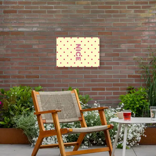 Nice - Stippen - Roze - Geel Tuinposter op houten frame 2 cm dik klein -sfeer3