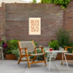Oranje - Quote - Sun Tuinposter op houten frame 2 cm dik klein -sfeer3