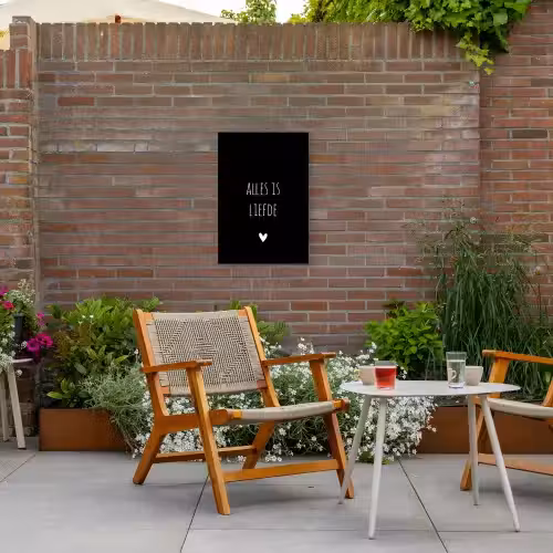 Spreuken - Alles is liefde - Quotes - Bløf Tuinposter op houten frame 2 cm dik klein -sfeer3