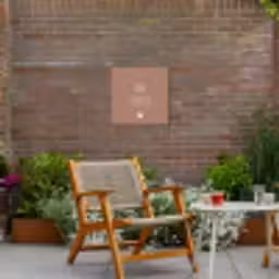 Spreuken - Ons stekkie - Quotes Tuinposter op houten frame 2 cm dik klein -sfeer3