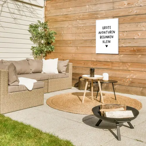 Quotes - Spreuken - Grote avonturen beginnen klein Tuinposter op houten frame 2 cm dik klein -sfeer2