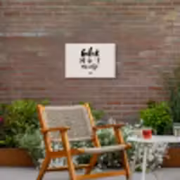 Quotes - Tekst - Geluk zit in 't zonnetje - Zomer Tuinposter op houten frame 2 cm dik klein -sfeer3