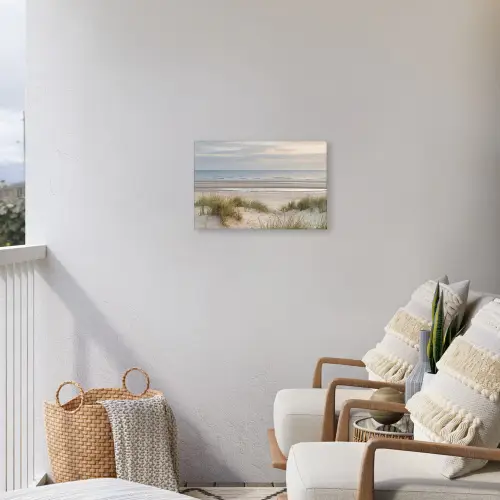 Zandstrand - Bewolkt - Duinen Tuinposter op houten frame 2 cm dik klein -sfeer1