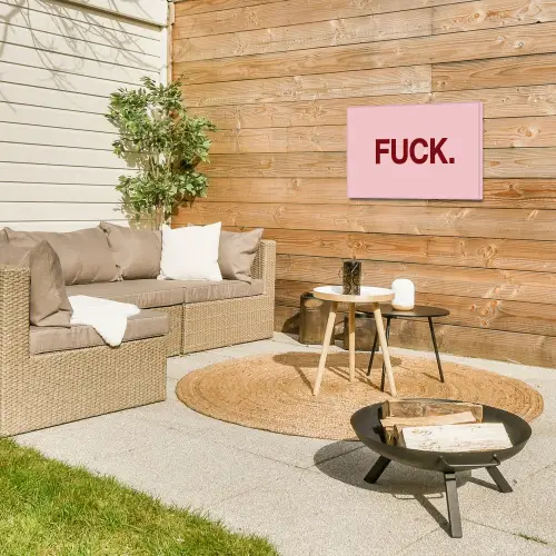 Statement - Krachtig - Roze Tuinposter op houten frame 2 cm dik klein -sfeer2