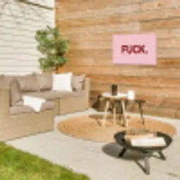 Statement - Krachtig - Roze Tuinposter op houten frame 2 cm dik klein -sfeer2