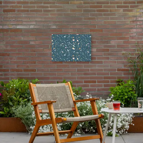 Terrazzo - Patroon - Kleurrijk - Diep blauw Tuinposter op houten frame 2 cm dik klein 845 -sfeer3