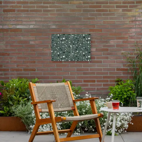 Terrazzo - Patroon - Kleurrijk - Groen Tuinposter op houten frame 2 cm dik klein 845 -sfeer3