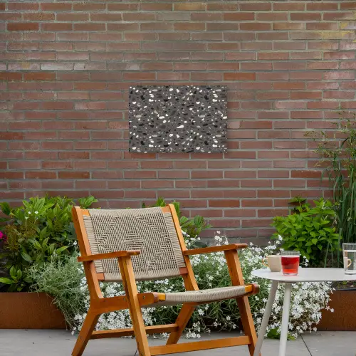 Terrazzo - Patroon - Grijs Tuinposter op houten frame 2 cm dik klein 845 -sfeer3