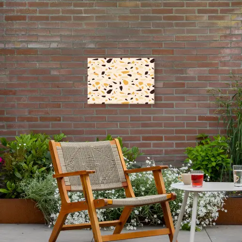 Terrazzo - Patroon - Geel - Tuinposter op houten frame 2 cm dik klein 845 -sfeer3
